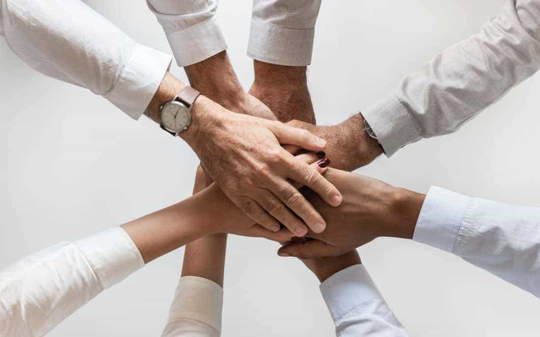Zusammenarbeit Gesprengte Ketten Zusammenarbeit Gesprengte Ketten